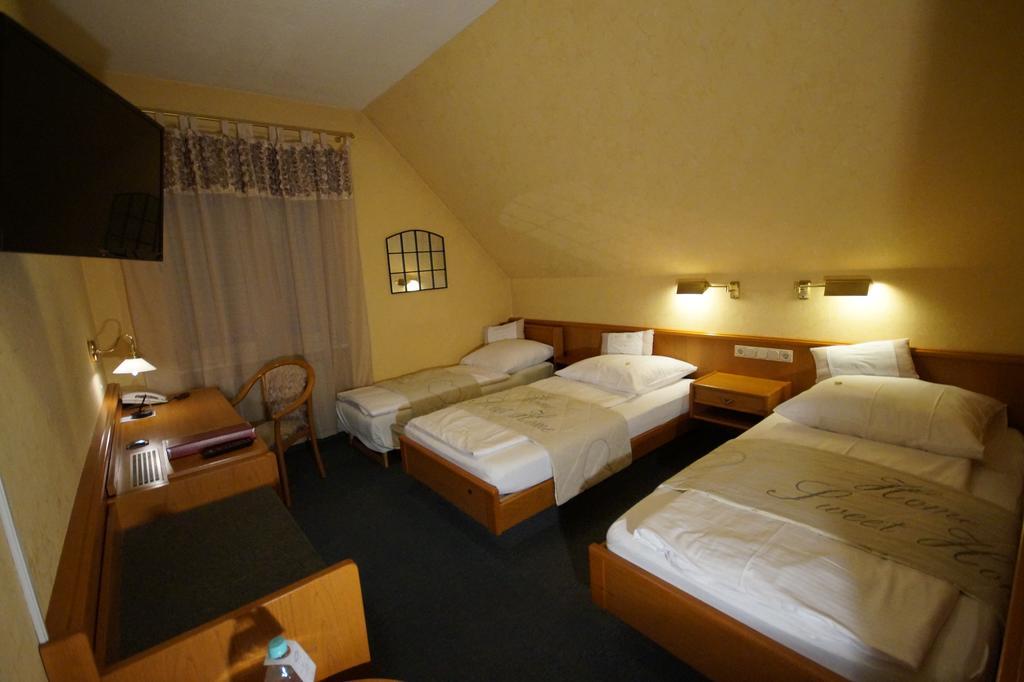 Hotel Bauschheimer Hof Ruesselsheim Luaran gambar