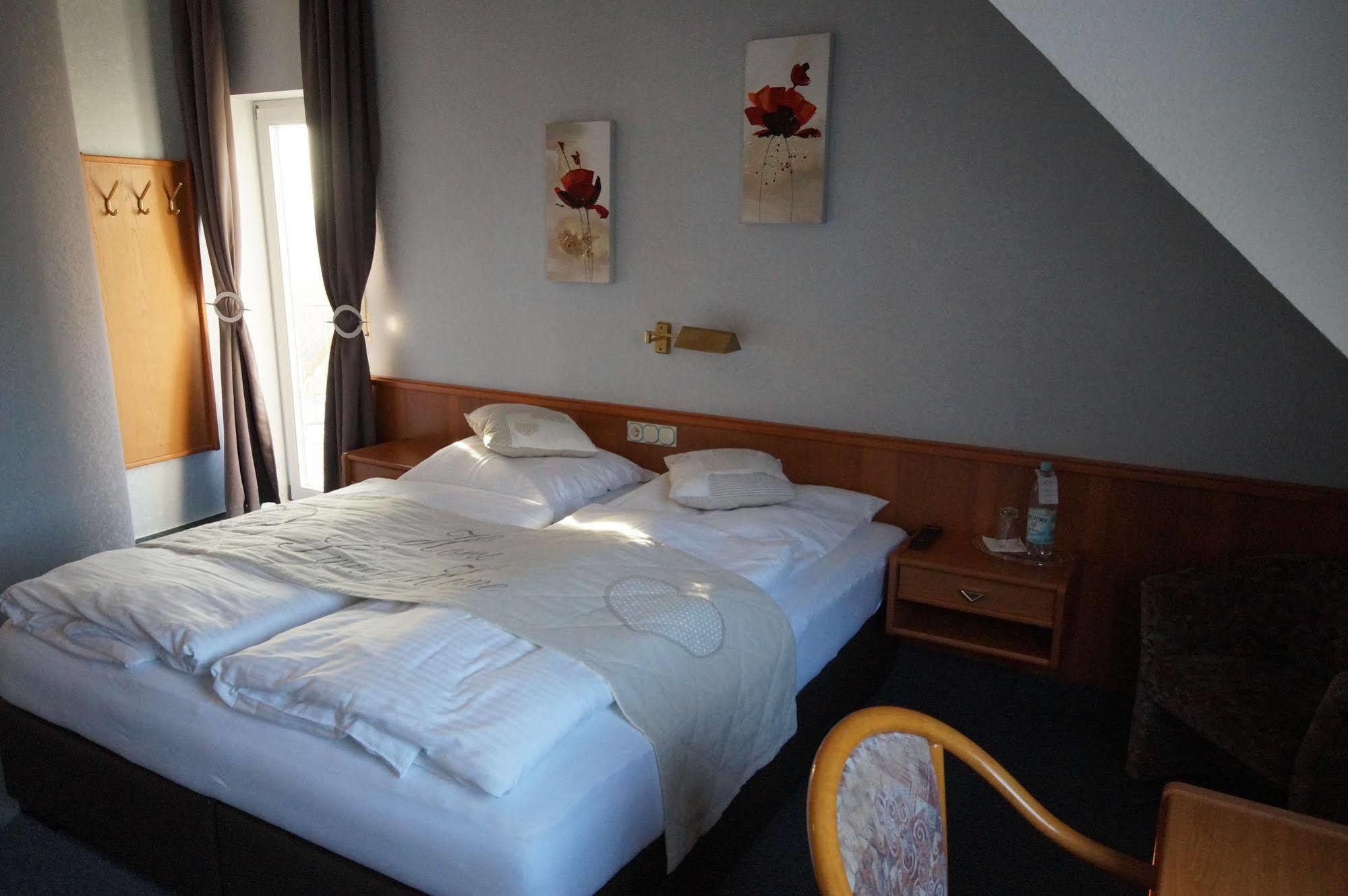Hotel Bauschheimer Hof Ruesselsheim Luaran gambar