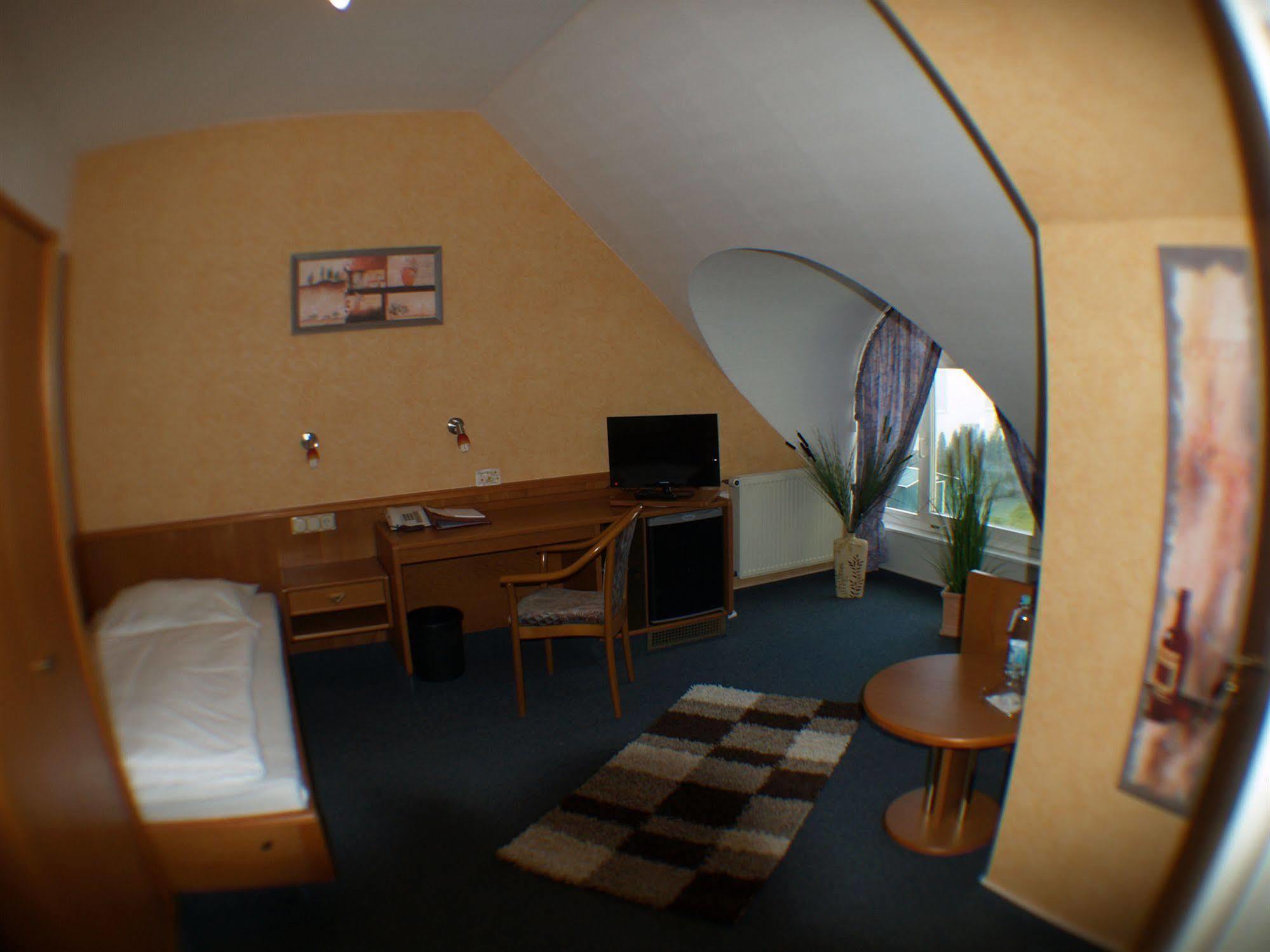 Hotel Bauschheimer Hof Ruesselsheim Luaran gambar