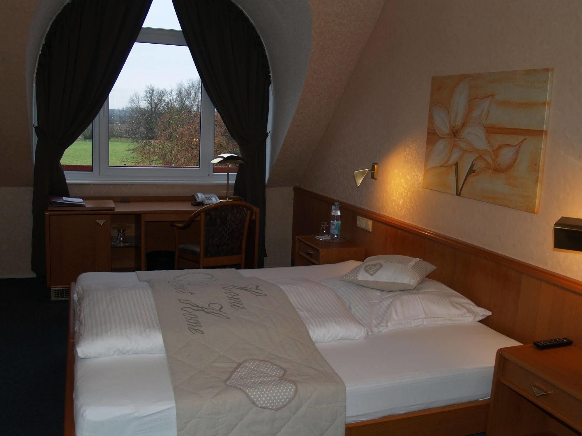 Hotel Bauschheimer Hof Ruesselsheim Luaran gambar