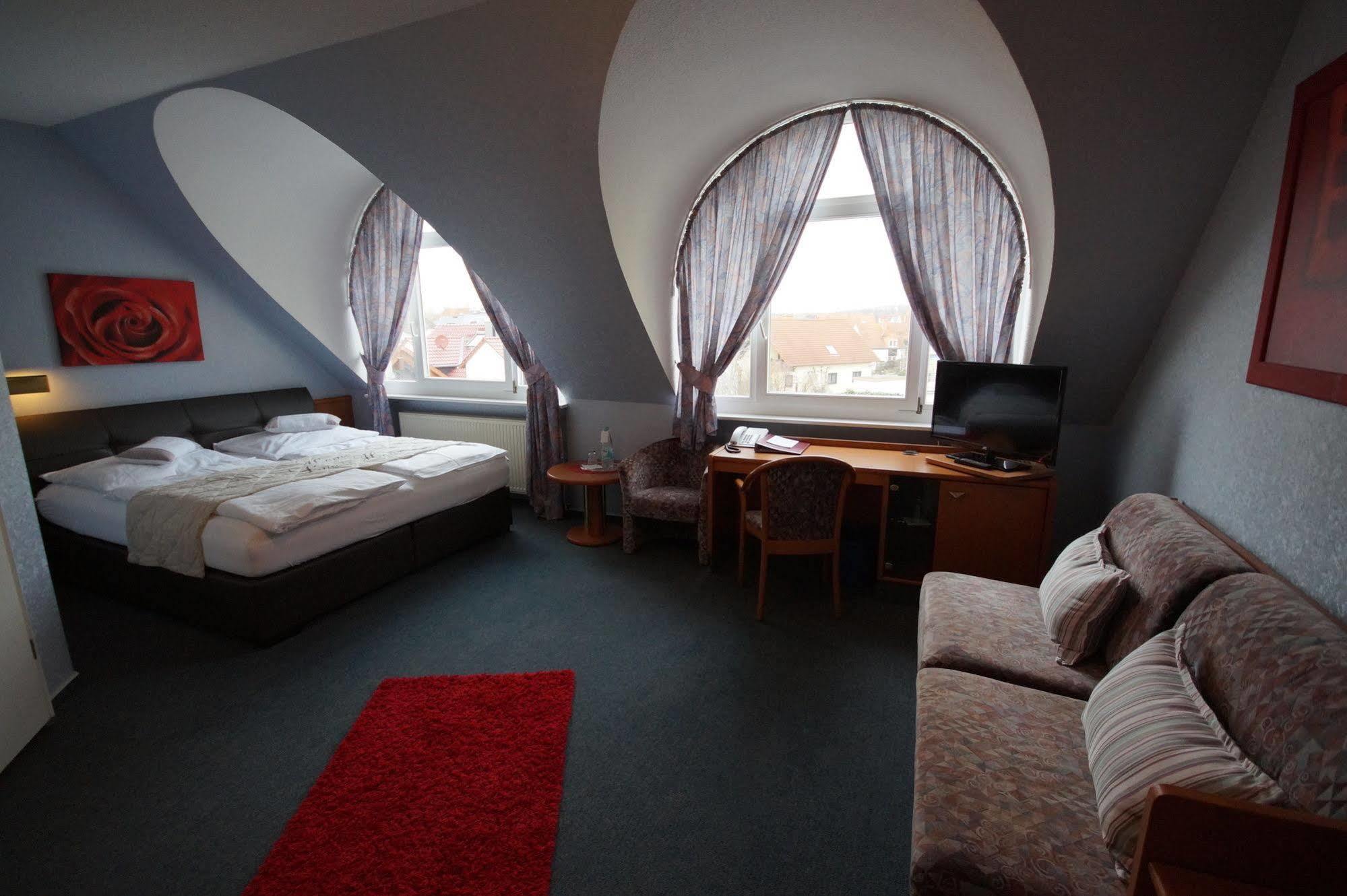 Hotel Bauschheimer Hof Ruesselsheim Luaran gambar